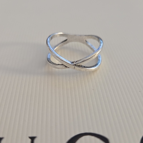 None Jewelry - 🔷️ Silver Crossover Style Women's Ring Size 8 NWT